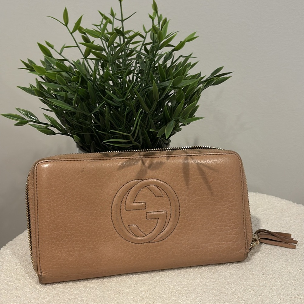 Gucci Tan Leather Calf Skin Long Zip Wallet
